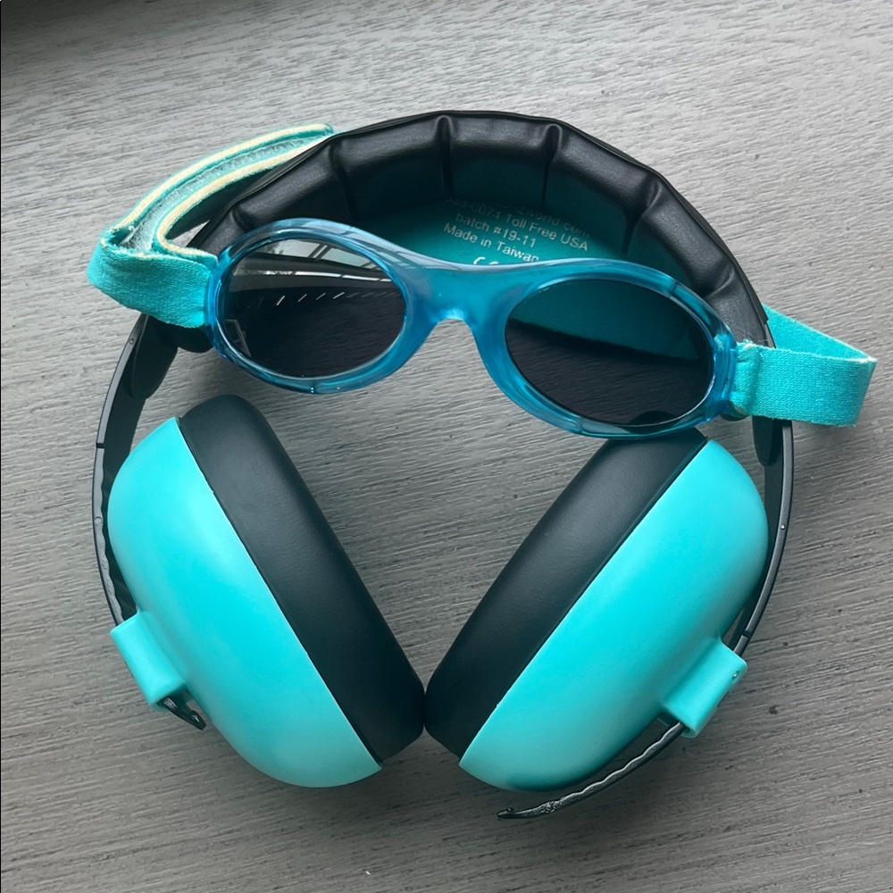 Earmuffs & sunglasses - banz